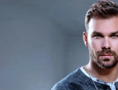 Αγριος καβγάς στο κέντρο που εμφανίζεται ο Σαμπάνης - Χαμός, ξύλο και μπουκάλια στα κεφάλια (βίντεο)